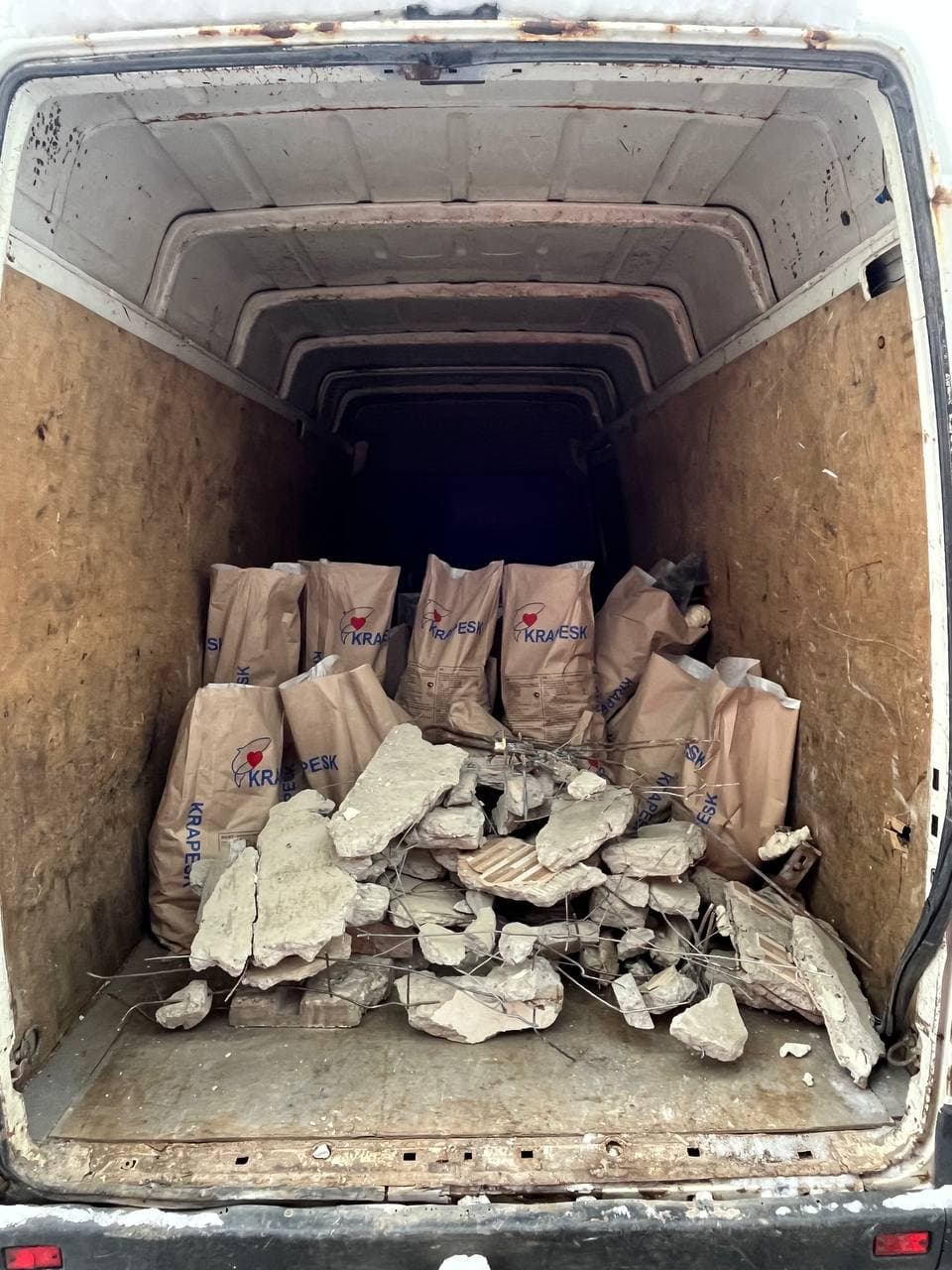 Jäätmete utiliseerimine kaubikuga (Golog.ee)